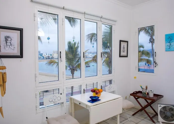 Mariposa Blanca, En 1ª Linea De Playa *