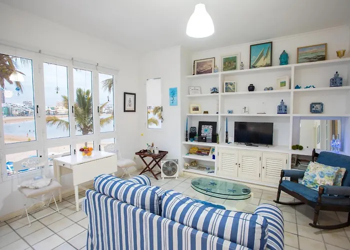 Mariposa Blanca, En 1ª Linea De Playa