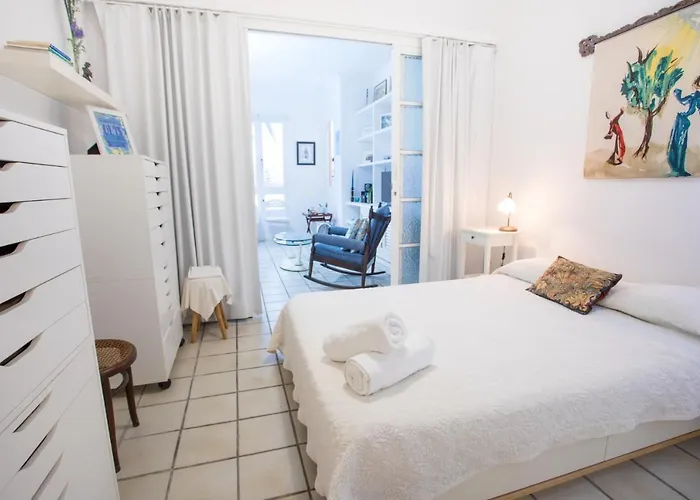 Mariposa Blanca, En 1ª Linea De Playa